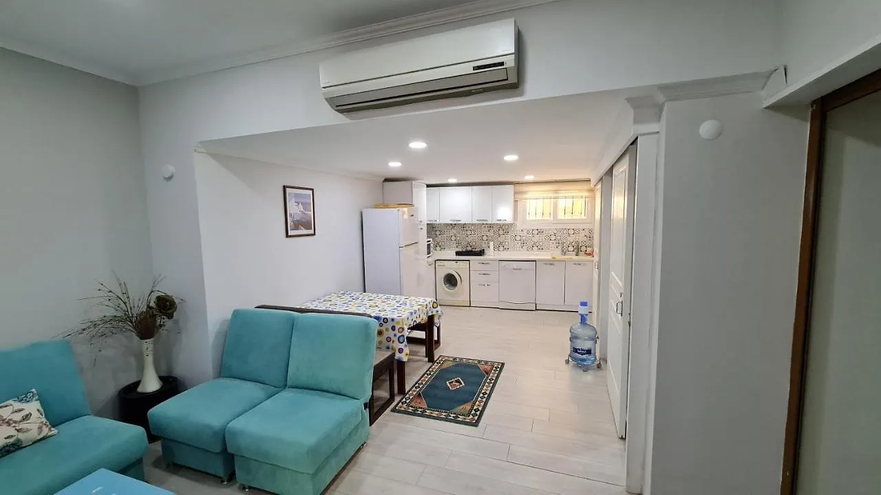 Condo Reina, Kusadası