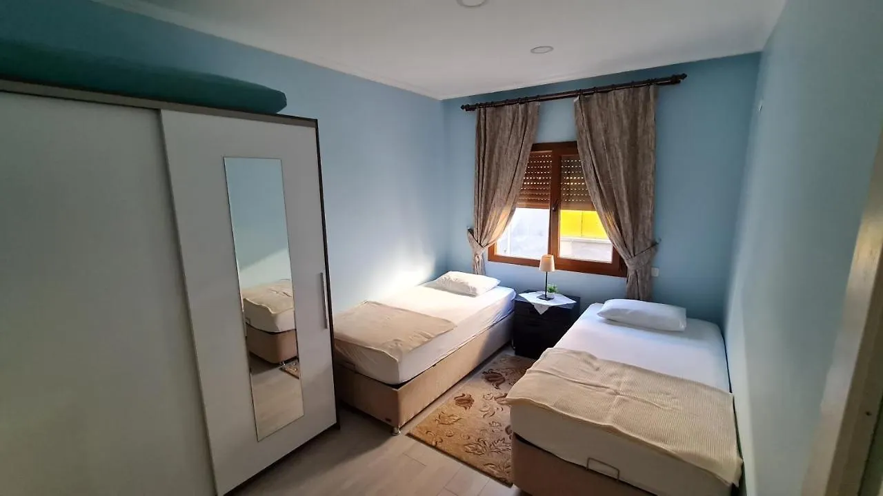 Condo Reina, Kusadası Appartamento